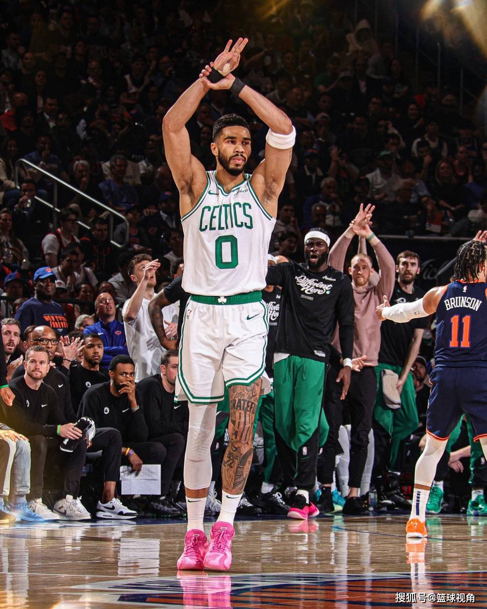 险胜引发热议！，塔图姆在利物浦比赛中重要助攻再创辉煌时刻的简单介绍