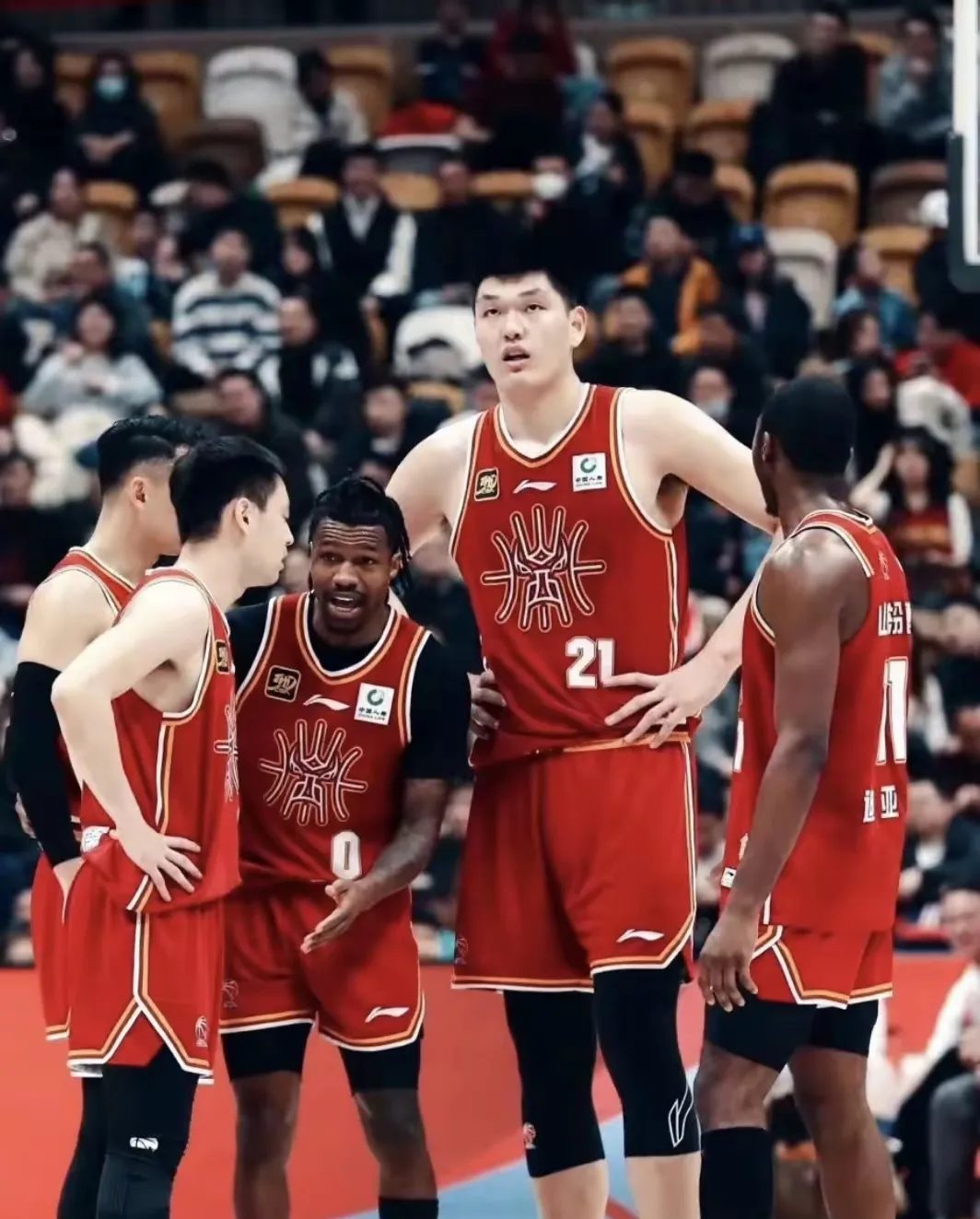 包含CBA常规赛赛后再迎强敌；拜仁慕尼黑绝杀压哨；主帅态度：引发热议；医务组通报恢复的词条